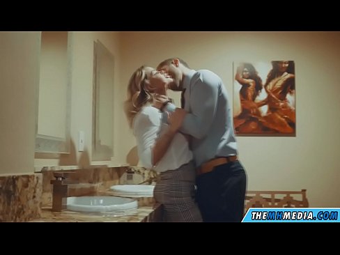 ❤️ Nuair a mheallann blonde busty tú i seomra scíthe poiblí ️  Porn álainn  ag porn % ga.pornmega-com.ru%  ❌❤